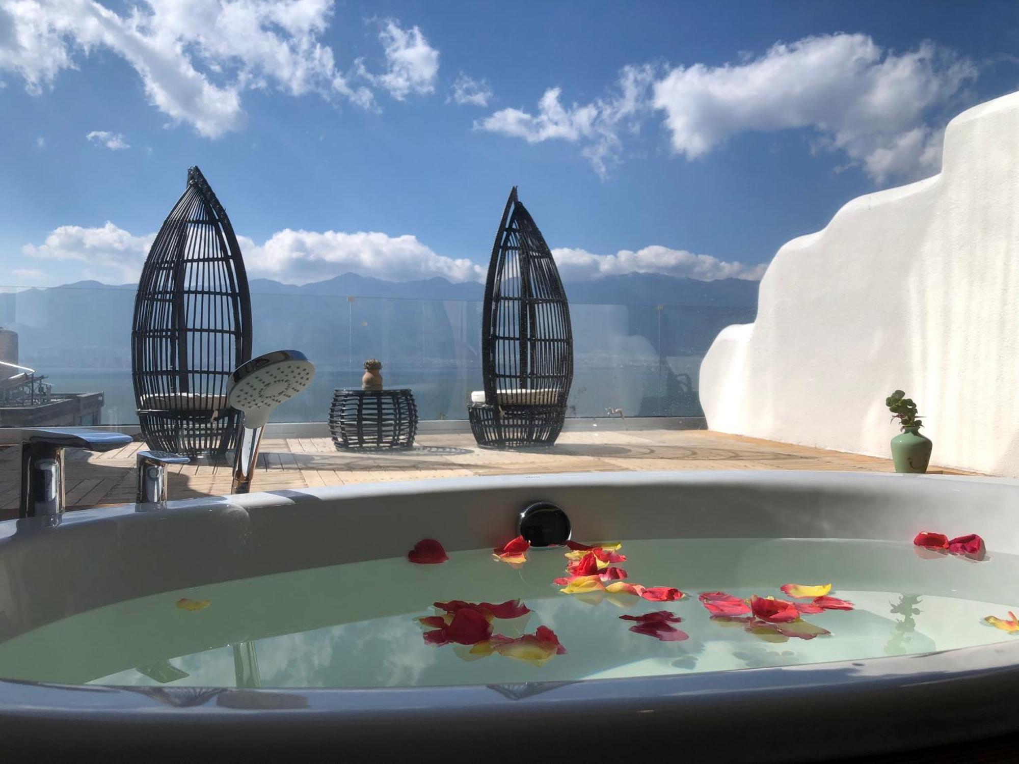 Отель Dali Dare Sea View Gueshouse Экстерьер фото